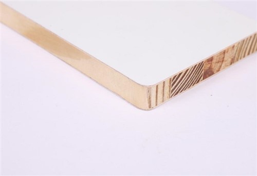 Kompensatë 4x8 e vlerësuar me zjarr